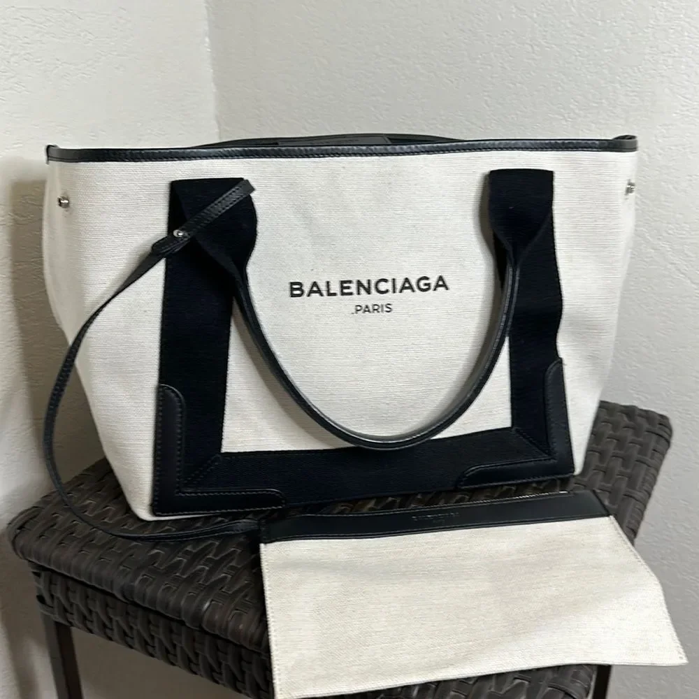 💯Authentic BALENCIAGA Navy Kabas Tote Bag🍀